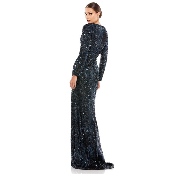 Mac Duggal Elegant Navy Sequin Gown v neck long sleeves size 6 NWT - Picture 7 of 12